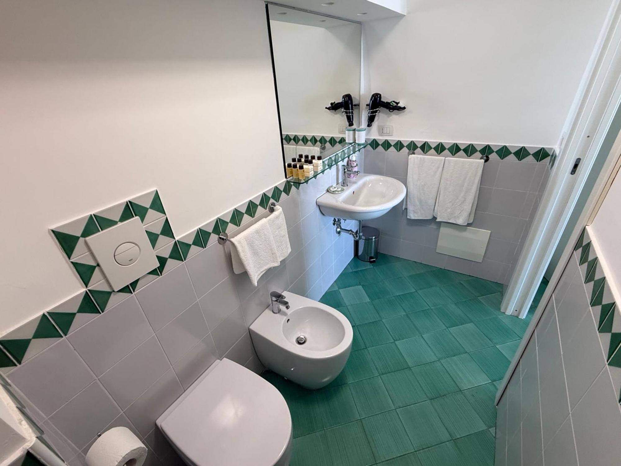 Casa Gabriella - Amalfi Coast - Free Parking - Full Sea View Villa Vietri sul Mare Exterior photo